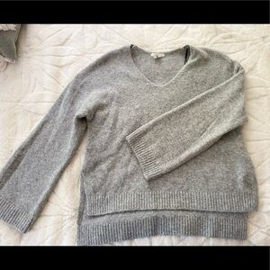 H&M cropped grey sweater